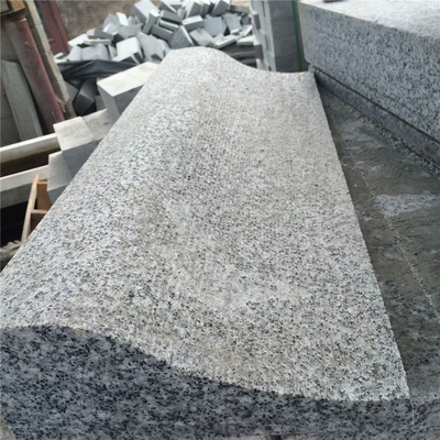 路沿石芝麻灰 菠萝面与火烧面花岗岩的石材加工工艺探析